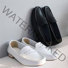 니나스파리 스미창 글래스 가죽 로퍼 0K587